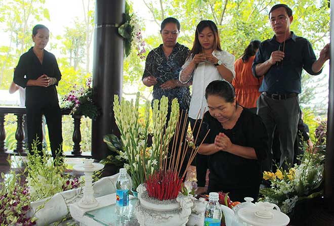 Trang nghiêm mộ phần nơi ông Phan Văn Khải sẽ an nghỉ - 3
