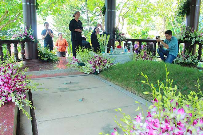 Trang nghiêm mộ phần nơi ông Phan Văn Khải sẽ an nghỉ - 6