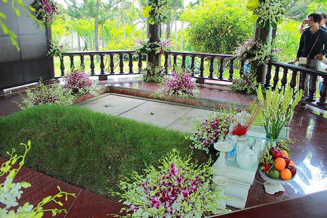 Trang nghiêm mộ phần nơi ông Phan Văn Khải sẽ an nghỉ - 7