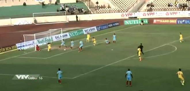 SLNA - Khánh Hòa: SAO U23 Việt Nam nổi bật, &#34;kép phụ&#34; tỏa sáng - 1