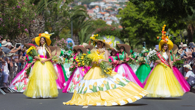Những lễ hội khiến bạn tin người dân trên thế giới vẫn còn 'chơi xuân' - 7