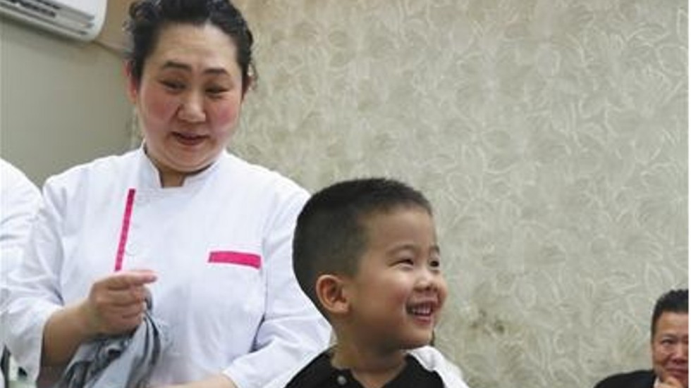 Vì sao người TQ đổ xô đi cắt tóc vào ngày 2/2 âm lịch? - 1