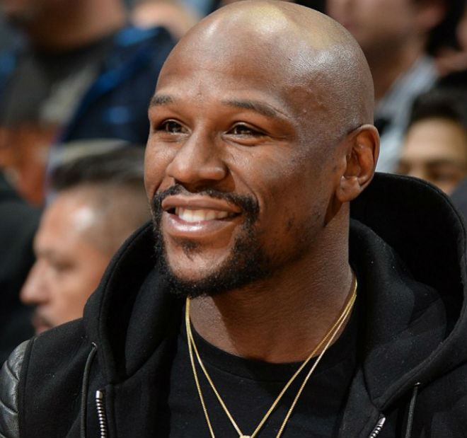 Mayweather chơi siêu trội: Mua CLB Ngoại hạng Anh, tậu Ronaldo đấu MU - 1