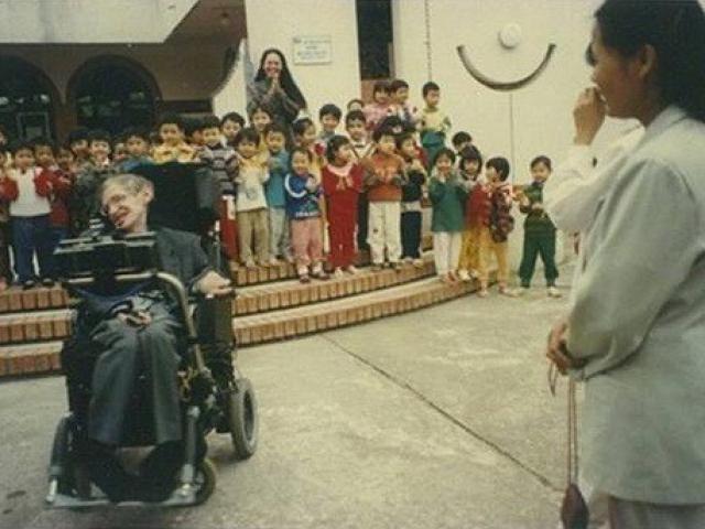 Bạn trẻ - Cuộc sống - Lời dặn của thiên tài vật lý với con gái nuôi người Việt