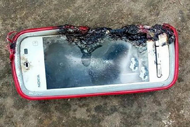 Điện thoại Nokia 5233 phát nổ khiến thiếu nữ tử vong - 1