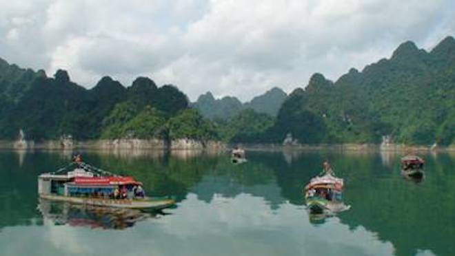 Đến Tuyên Quang ngắm hồ Na Hang đẹp mộng mơ, thác Lăn hùng vĩ - 1