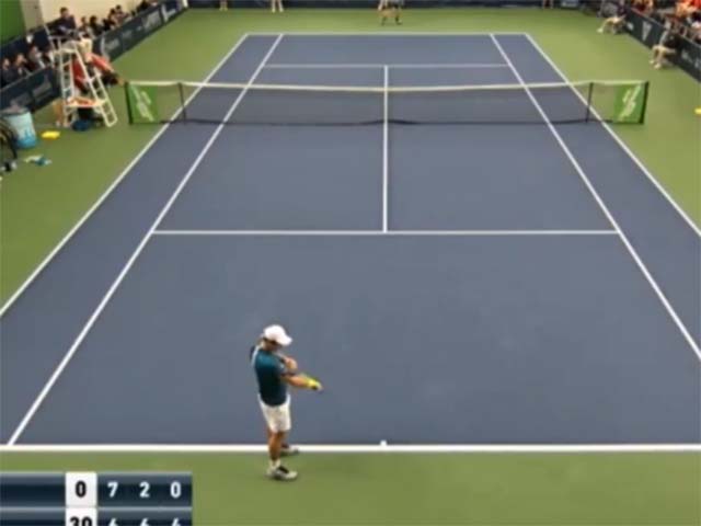 Thể thao - Hy hữu: Tay vợt "chán đời", nhờ trẻ con đánh hộ trận đấu