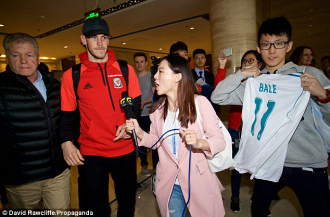 Vì 3 tỷ đồng, Bale bị Giggs ép vượt 1,2 vạn km đấu Suarez - 5