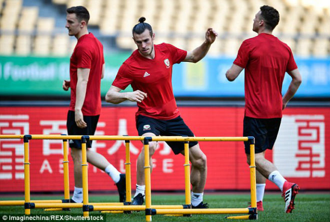 Vì 3 tỷ đồng, Bale bị Giggs ép vượt 1,2 vạn km đấu Suarez - 7