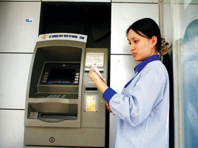 Choáng với 'rừng phí' dịch vụ ngân hàng