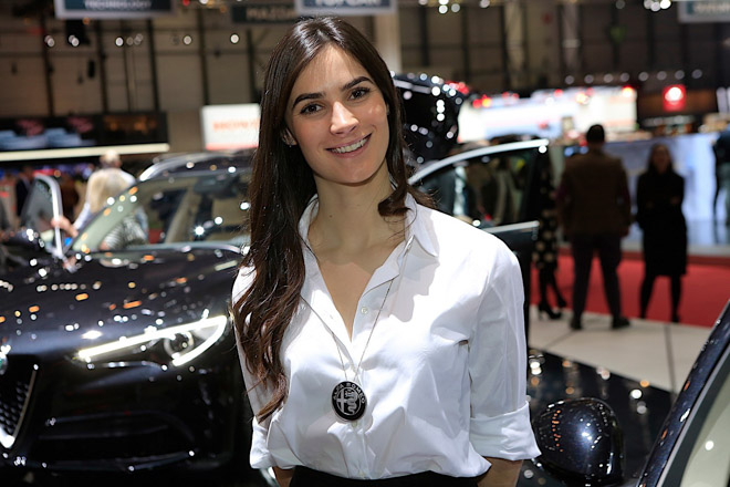 Dàn người đẹp khoe sắc tại Geneva Motor Show - 5