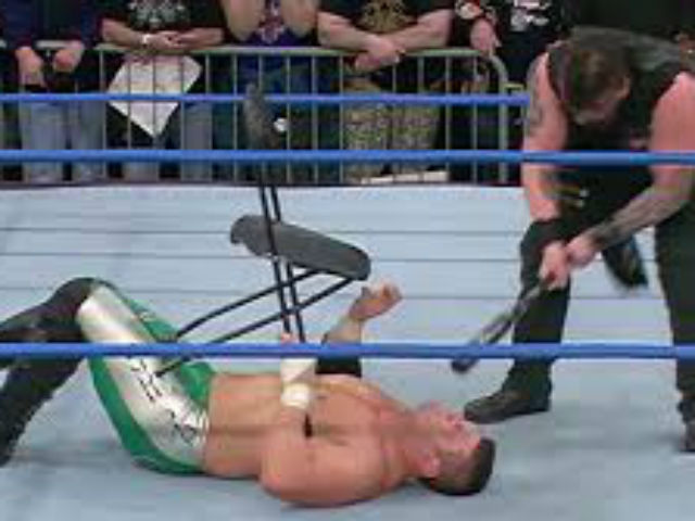 Thể thao - Kinh hoàng "Gã điên" đô vật: Một phút say đòn, đối thủ tàn nghiệp