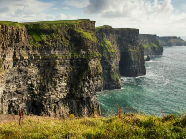 Du lịch - Tới quốc gia "ngọc lục bảo" mà không ghé qua những điểm đến tuyệt đẹp này thì quá lãng phí