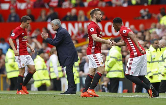 MU-Mourinho bán tương lai: Pogba, Martial và những Quả bóng vàng - 1