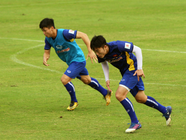 Bóng đá - Công Phượng, Xuân Trường "đá ma", đồng đội đuổi "bở hơi tai"