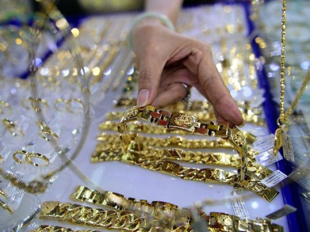 Tài chính - Bất động sản - Giá vàng tiếp tục tăng mạnh, vượt mốc 37 triệu đồng