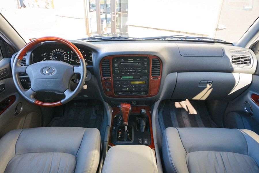 Lexus LX470 17 năm tuổi bán 6,1 tỷ tại Mỹ - 4