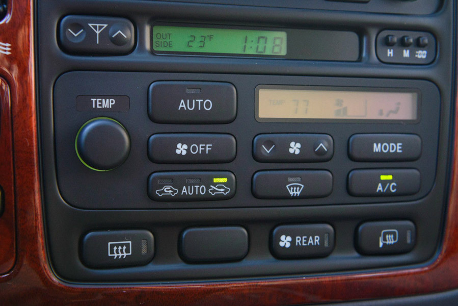 Lexus LX470 17 năm tuổi bán 6,1 tỷ tại Mỹ - 5