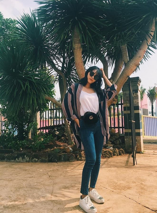 Thời trang tắc kè hoa của con gái "nữ hoàng cảnh nóng" Việt Nam - 5