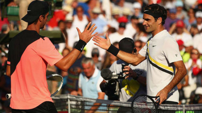 Federer thua sốc ở Miami Open, Nadal bất ngờ trở lại ngôi số 1 thế giới - 1