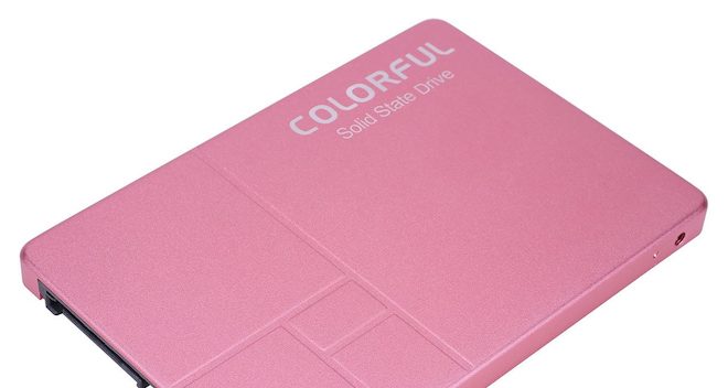 Dòng SSD đầu tiên trên thế giới có màu hồng nữ tính - 1