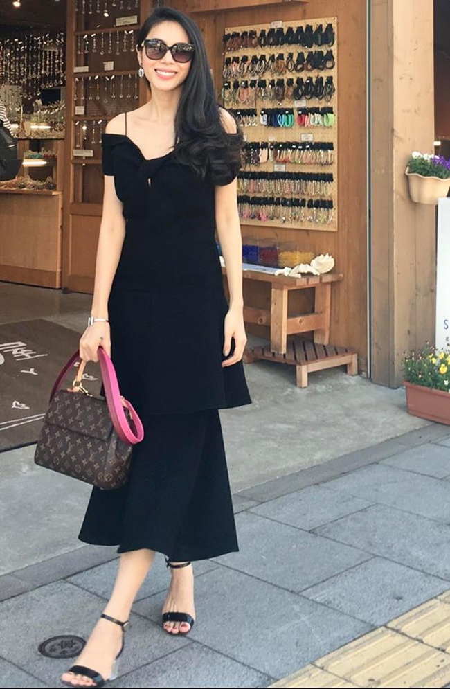 Nữ ca sĩ quê Tiền Giang được người hâm mộ nhận xét là bà vợ biết chiều chồng, chăm con.