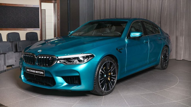 Siêu &#34;sedan cỡ trung&#34; BMW M5 giá bán từ 2,3 tỷ đồng - 1