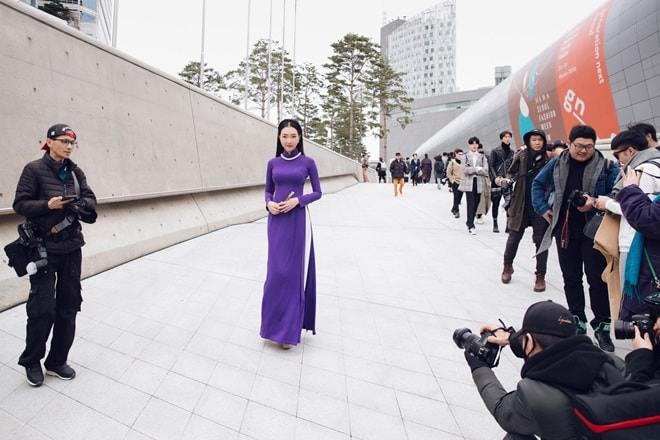 Mỹ nữ Huế mặc áo dài hơn 3 tiếng giữa trời âm độ C - 2