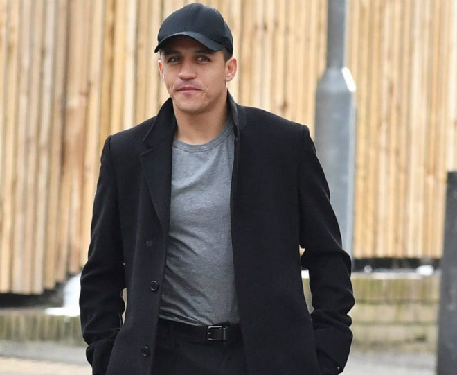 Alexis Sanchez ăn một mình ở MU: Tự &#34;cô lập&#34; nhưng ai dám ý kiến - 2