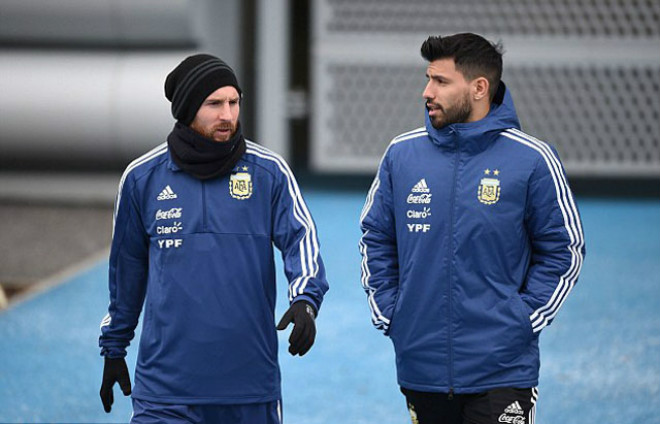 Bom tấn siêu khủng: Messi tái ngộ Neymar, rủ nhau về thành Manchester xưng bá - 1