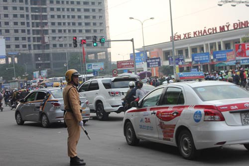 Đưa Uber, Grab vào khuôn khổ - 1
