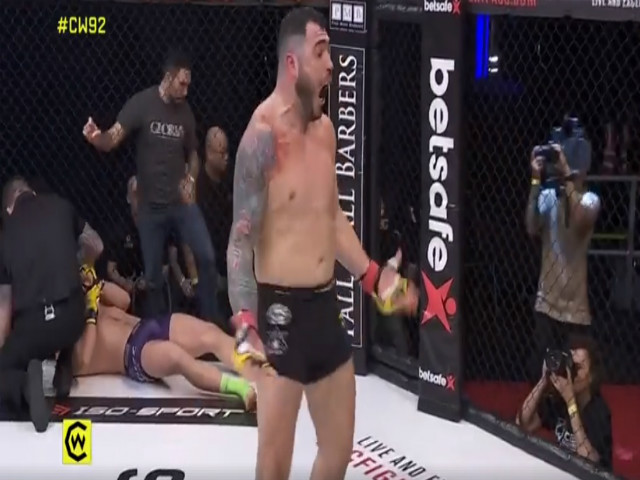 Thể thao - MMA: "Búa tạ" tả xung hữu đột, 15 giây tiễn đối thủ vào “vô thức”