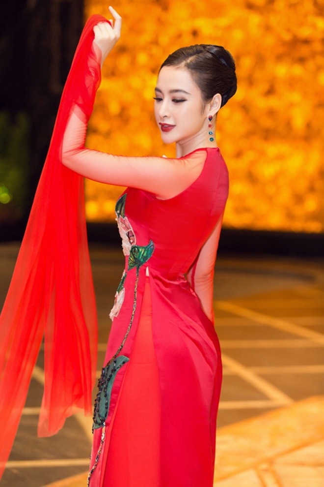 Angela Phương Trinh và Mỹ Linh tha thướt áo dài cầu kỳ - 4
