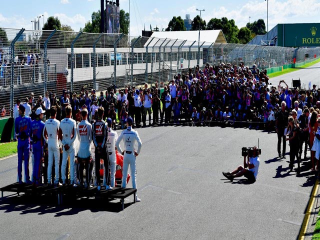 Đua xe F1, Australian GP: Mất cúp vì... cái máy tính