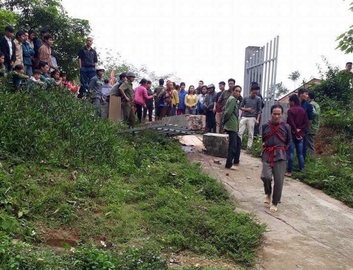Lào Cai: Sập cổng trường, một học sinh tử vong tại chỗ - 1