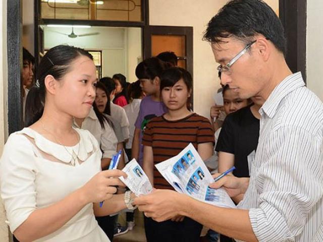 Thi THPT quốc gia: Lo đề khó và rộng, học sinh đổ xô đi lò luyện