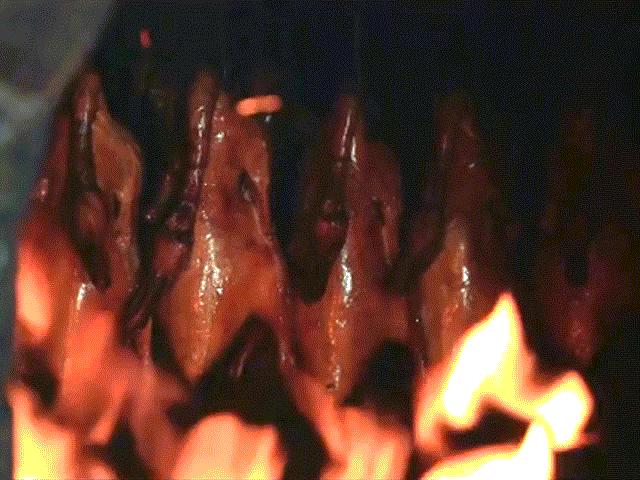 Media - Chế biến vịt quay theo bí kíp "độc" của nhà hàng ngon nhất Bắc Kinh