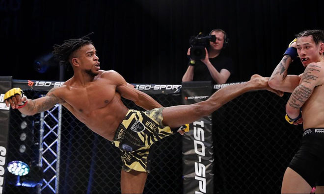 Chấn động MMA: Nhà vô địch &#34;tra tấn&#34; 3 giây 10 đấm, đối thủ &#34;đi viện&#34; luôn - 1