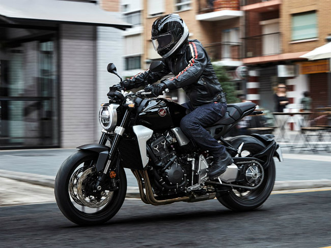 Honda CB1000R, một xế nổ hoàn toàn mới, là niềm mơ ước của phái mạnh. Ảnh: Motorcyclenews