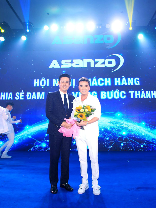 Mr. Đàm cùng “Bầu Tam” Asanzo về Quảng Ninh dự đám cưới xa hoa bậc nhất - 2