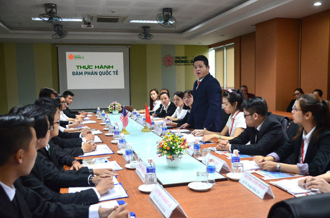 SV ĐH Đông Á: Làm việc chuyên nghiệp cùng ưu thế kỹ năng hội nhập - 1