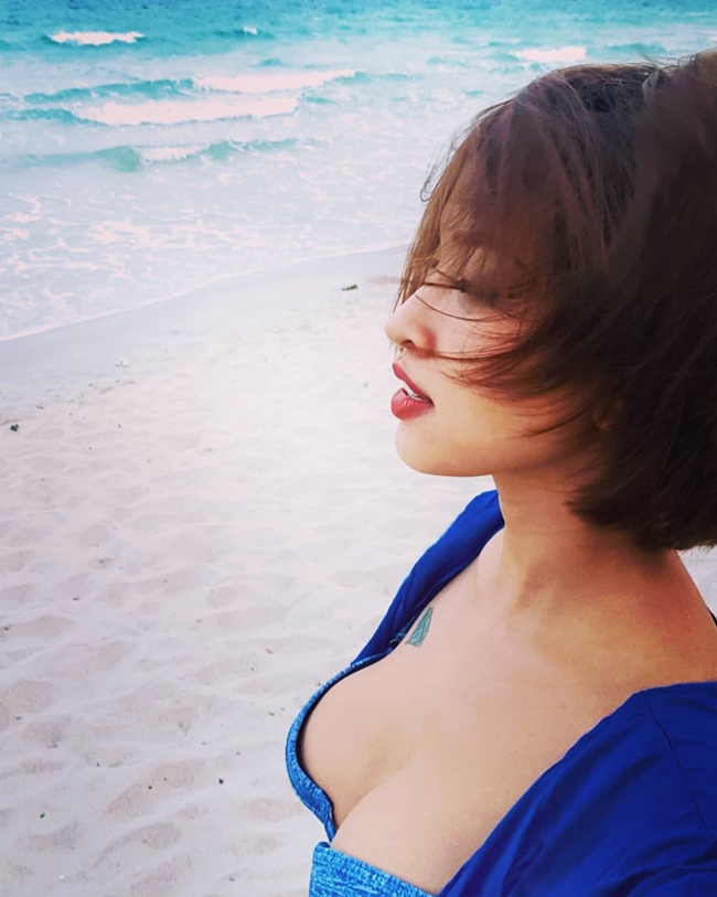 MC Thanh Vân &#40;Vân Hugo&#41; khéo khoe vòng 1 gợi cảm.