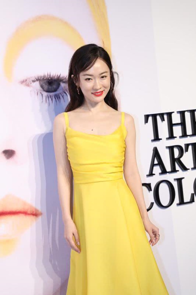 Có nốt ruồi phú quý, “mỹ nhân ăn cơm trước kẻng” sống sướng như tiên - 1