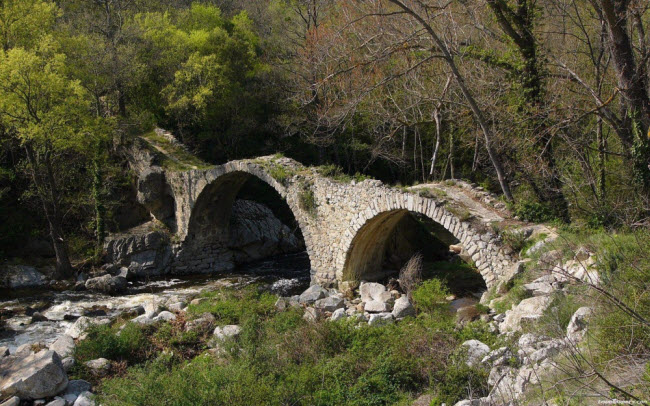 Cầu cổ đại ở Pháp