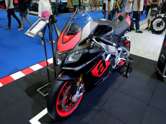 Thế giới xe - Mê mẩn Aprilia RSV4 giá gần tỷ đồng đẹp tuyệt vời