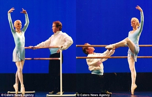 Cụ bà gần 80 vẫn thon gọn và dẻo dai khó tin nhờ múa ballet - 5