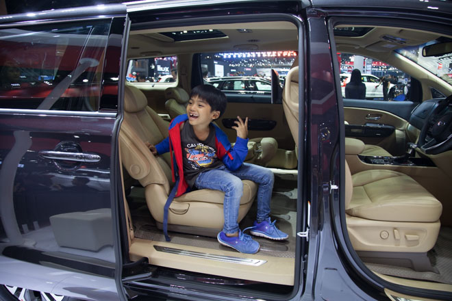 Minivan Kia Carnival 2018 ra mắt với ba phiên bản, giá từ 1,2 tỷ đồng - 5