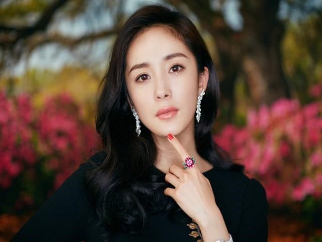 Đời sống Showbiz - Dương Mịch bị tẩy chay vì lừa dối tiền từ thiện của trẻ em khiếm thị