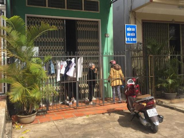 Tin tức trong ngày - Vợ chồng hiếm muộn vật vã bên con 2 tuổi tử vong bất thường khi gửi nhà trẻ