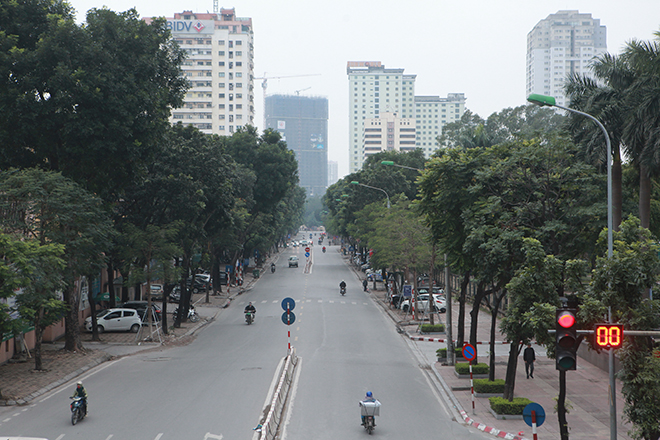 Vẻ vắng lặng, đẹp lạ lùng trong sáng đầu năm ở nơi sầm uất nhất cả nước - 4